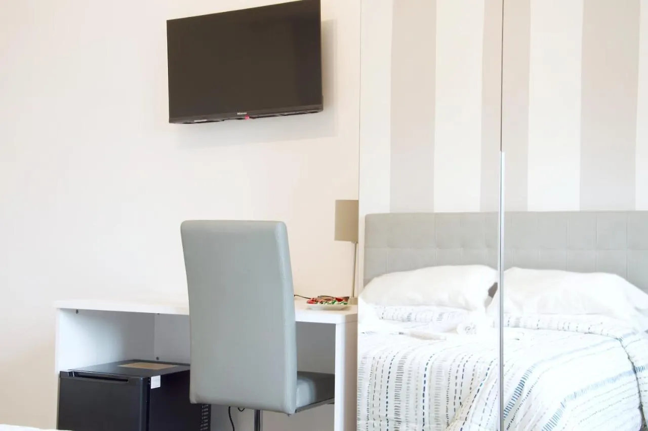 Minerva Rooms Pavia