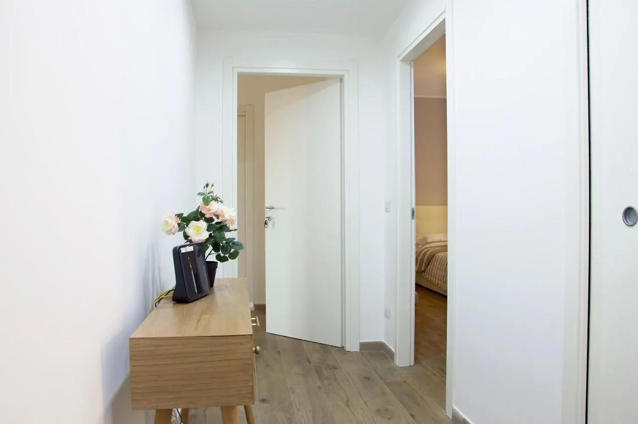 Minerva Rooms Pavia 0*,  Italy